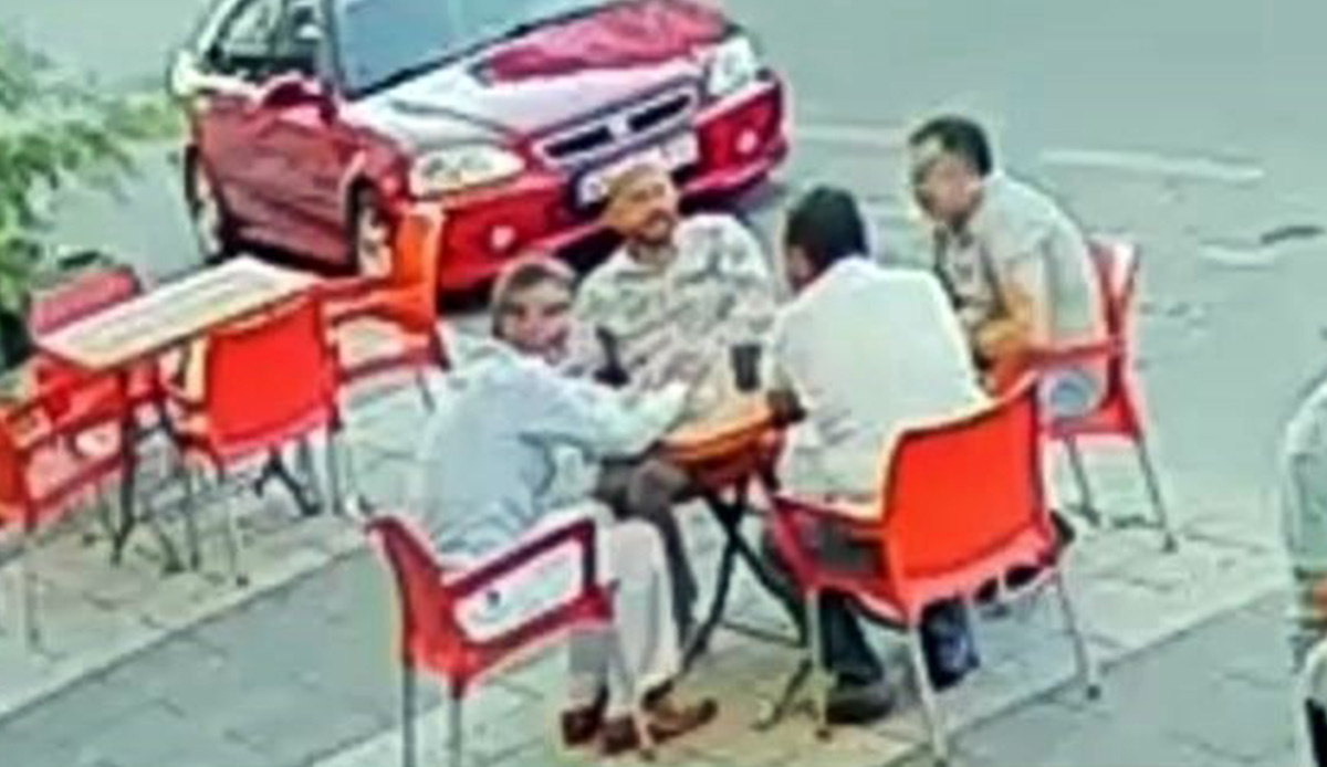 Arkadaşları ile çay içerken dehşeti yaşadı