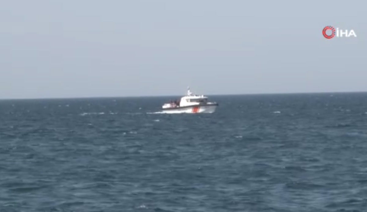 Tekneyle açılan aile korku dolu dakikalar yaşadı: Anne hala kayıp