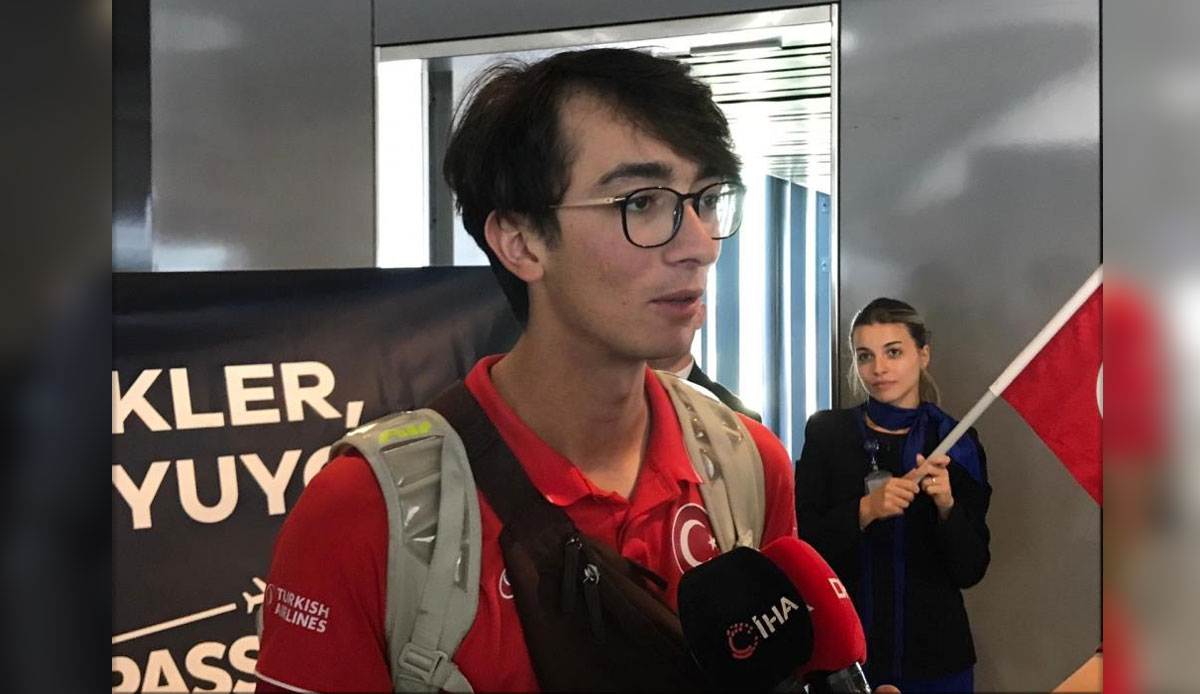 Türk okçuluğunda bir kez daha tarih yazan Mete Gazoz İstanbul'da