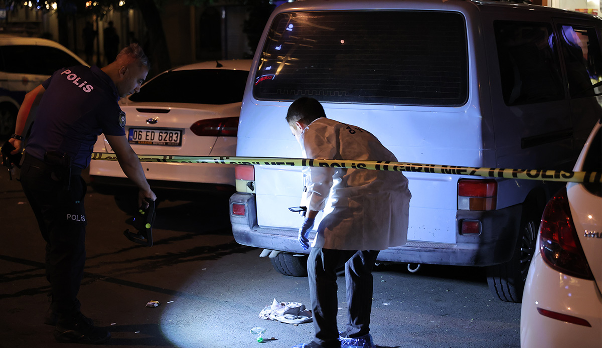 Beyoğlu'nda silahlı saldırı:1 ölü, 1 yaralı