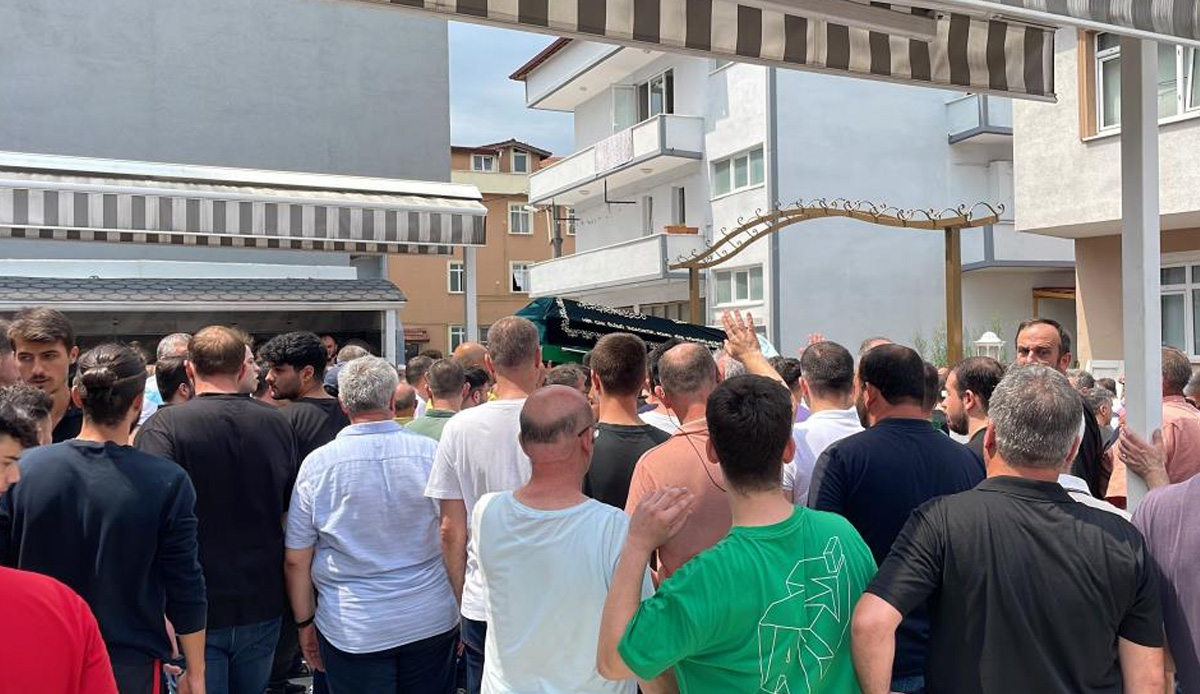 Başkasının hayatını kurtarmak için denize atladı, kendi canından oldu