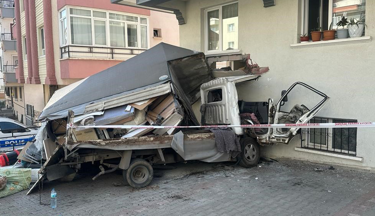Freni boşalan kamyonette hayatını kaybetti