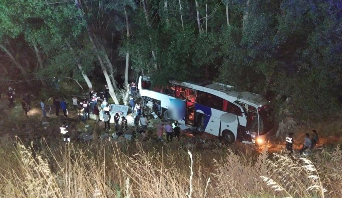 Yozgat'ta facia: Yolcu otobüsü şarampole düştü
