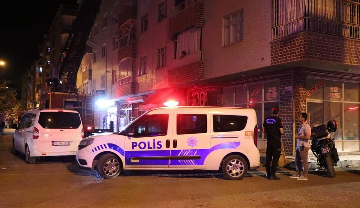 Uzaklaştırma kararı vardı: Eşinin evini yakıp canına kıydı