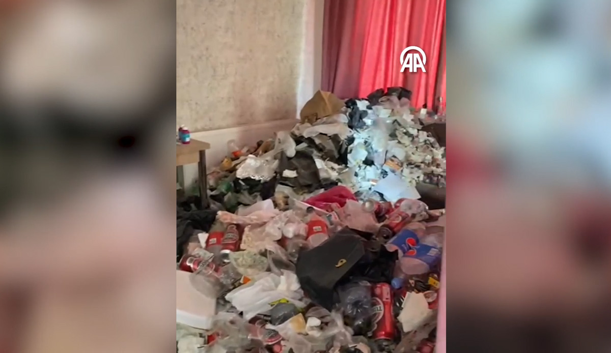 Kiracının terk ettiği evden şoke eden görüntüler! Kilolarca çöp çıktı
