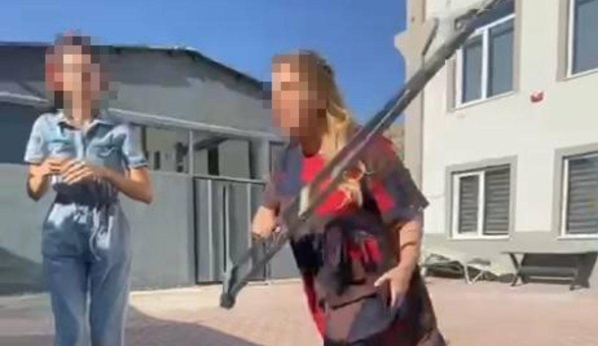 Avukata çirkin saldırı! Hacze gitti, koltuk değneğiyle darp edildi
