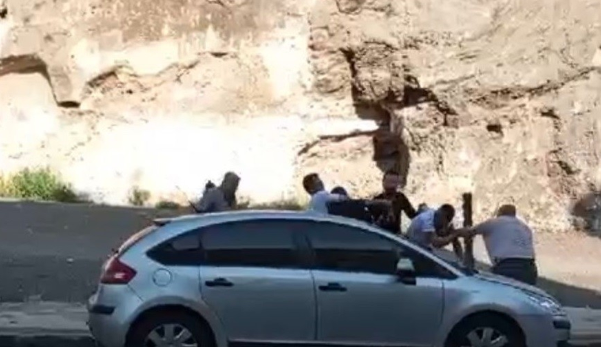 Yumruklar yetmedi kurşunlar konuştu! Esnaf ve alkollü birbirine girdi