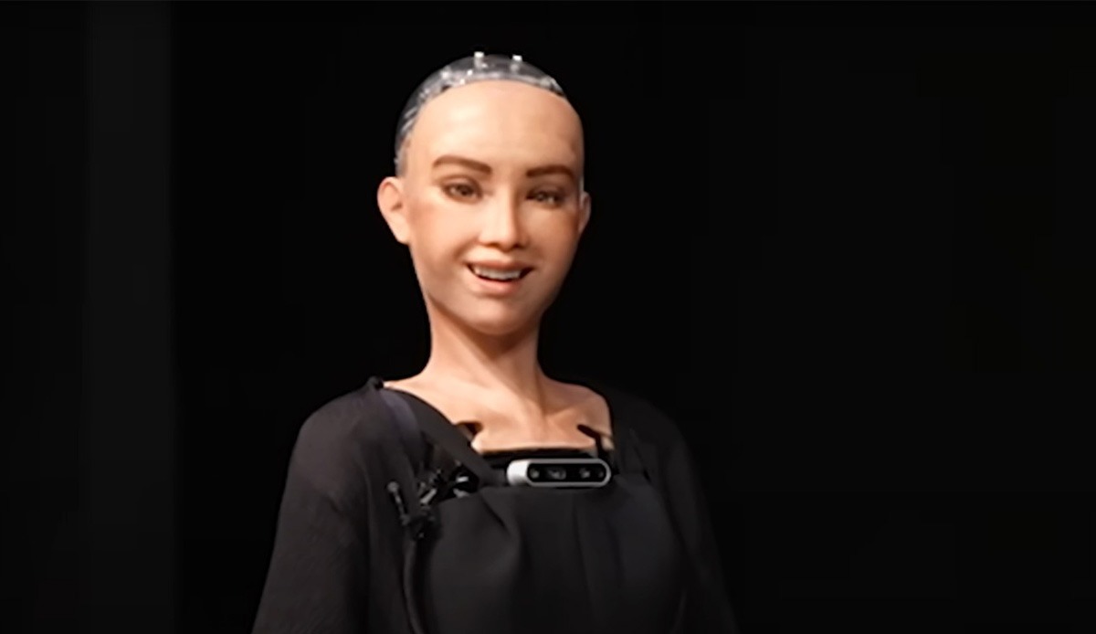 Kılıçdaroğlu istifa etmeli mi? diye sordular, Robot Sophia öyle bir cevap verdi ki ortalık karıştı