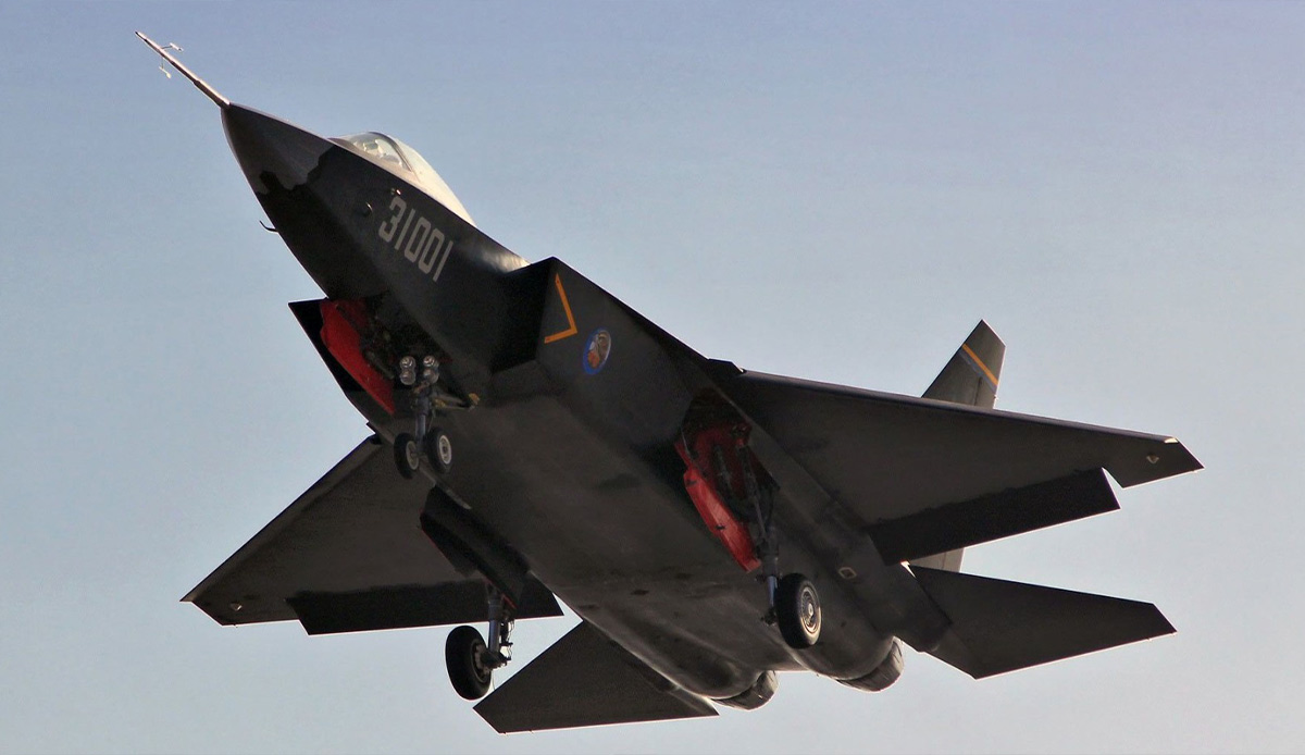 Çin'in F-35'e meydan okuyacak hayalet savaş uçağı görüntülendi