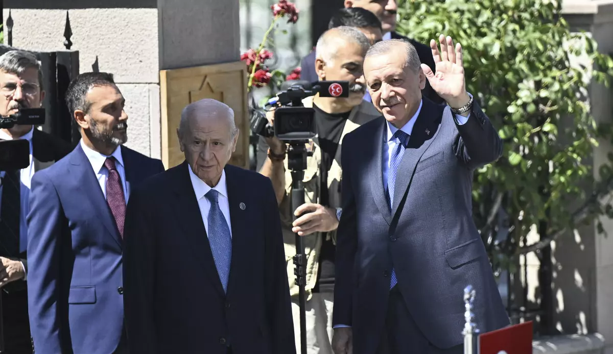 Erdoğan-Bahçeli zirvesi başladı