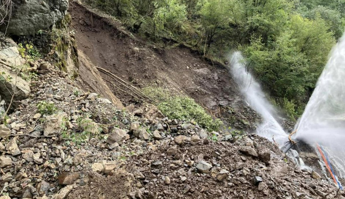 Artvin’de heyelan: 8 köy yolu ulaşıma kapandı
