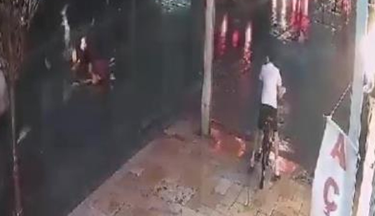 Kazada yola savrulan kadınlar faciadan son anda kurtuldu
