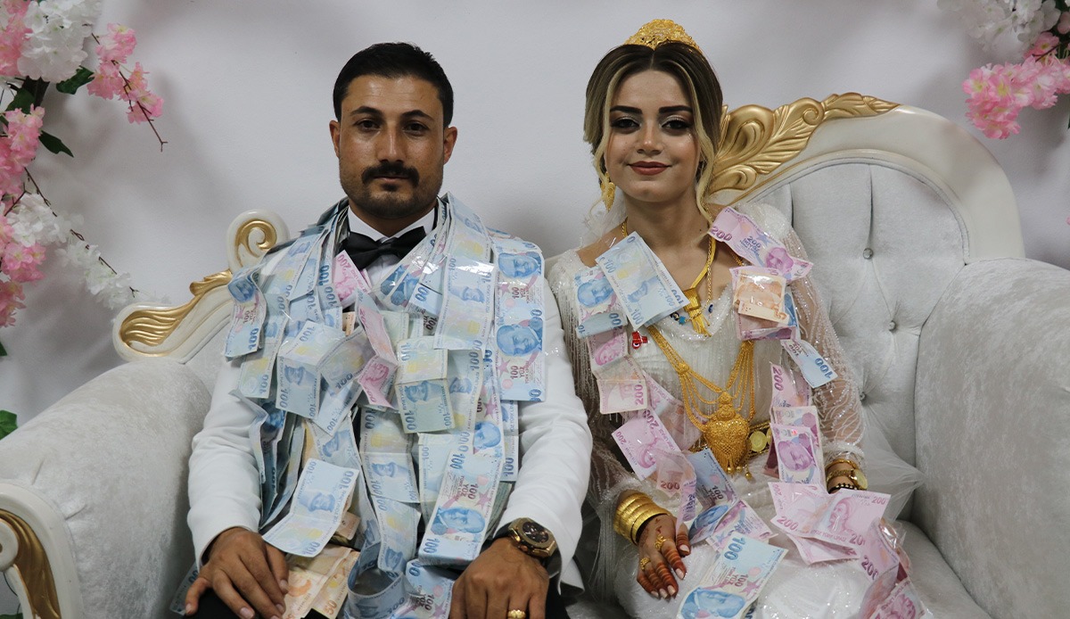 Görkemli düğünde 3,5 ton et yendi: Takılan takıları duyanların ağzı açık kaldı
