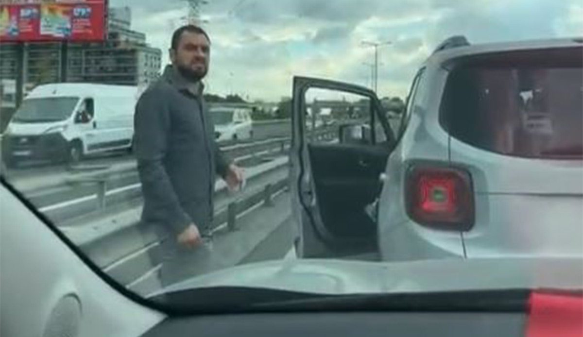 Psikiyatrist trafikte korku dolu anlar yaşadı: Kızımı gösterip gitmesini istedim