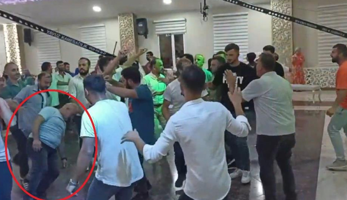 Çiftetelli oynarken yere yığıldı