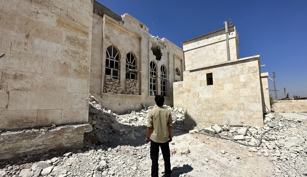 Terör örgütü PKK/YPG'den kalleş saldırı: Camiyi roketle hedef aldılar