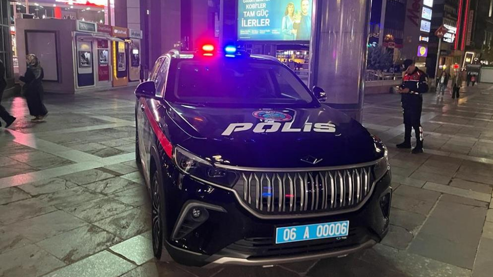 Ankara'da Yunuslar Togg'la devriye attı görseli