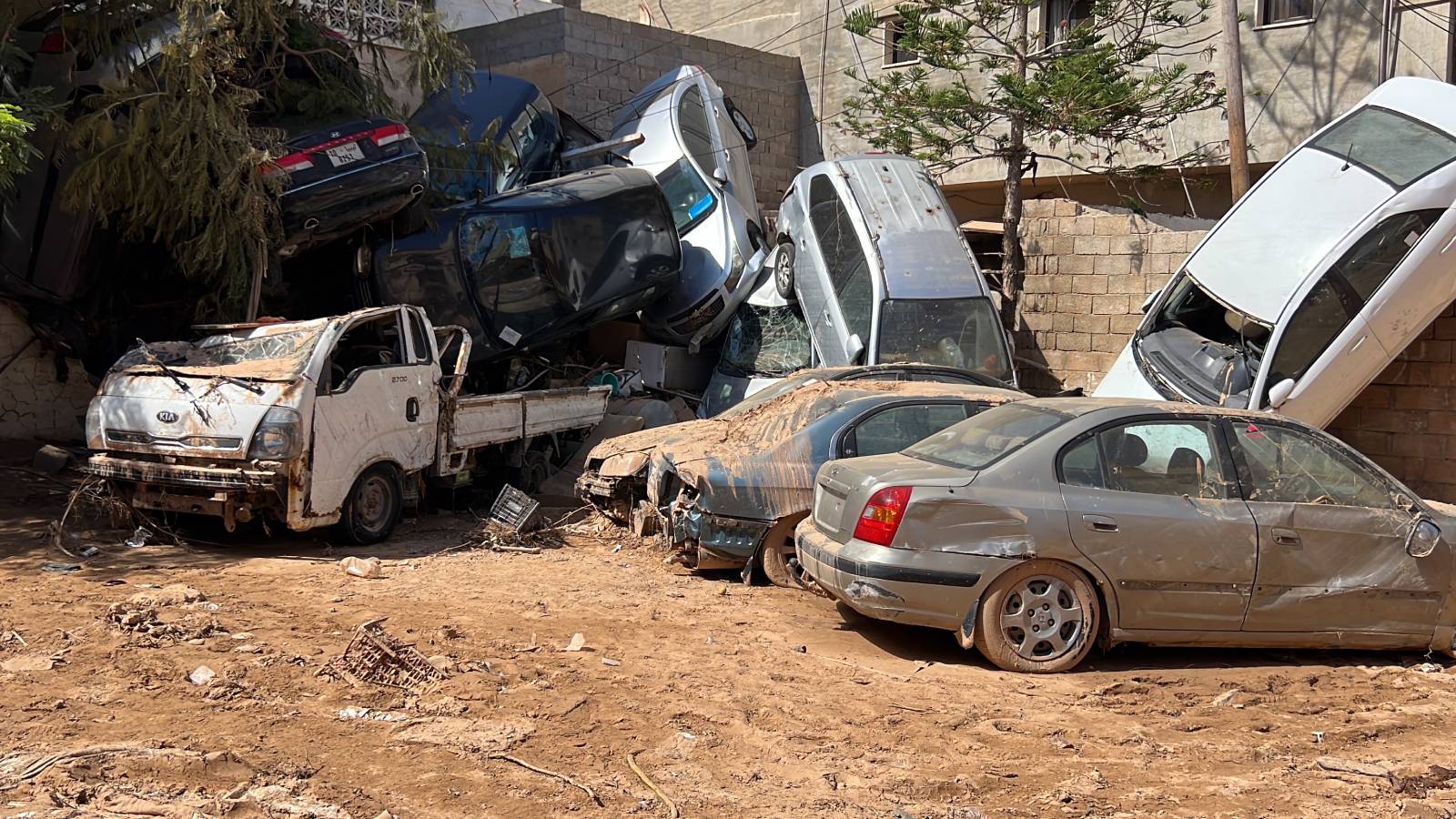 Libya'da bir yıl süreli OHAL ilan edildi!