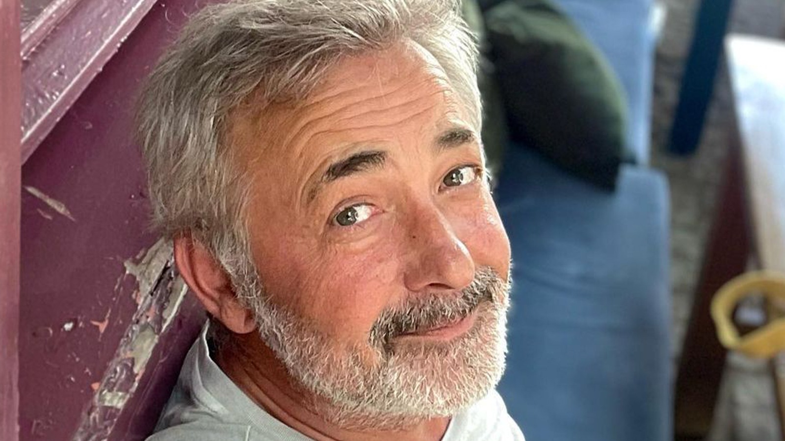 Mehmet Aslantuğ 'vazgeçtim' dedi, işe koyuldu! Bekar hayatından ilk kareler...