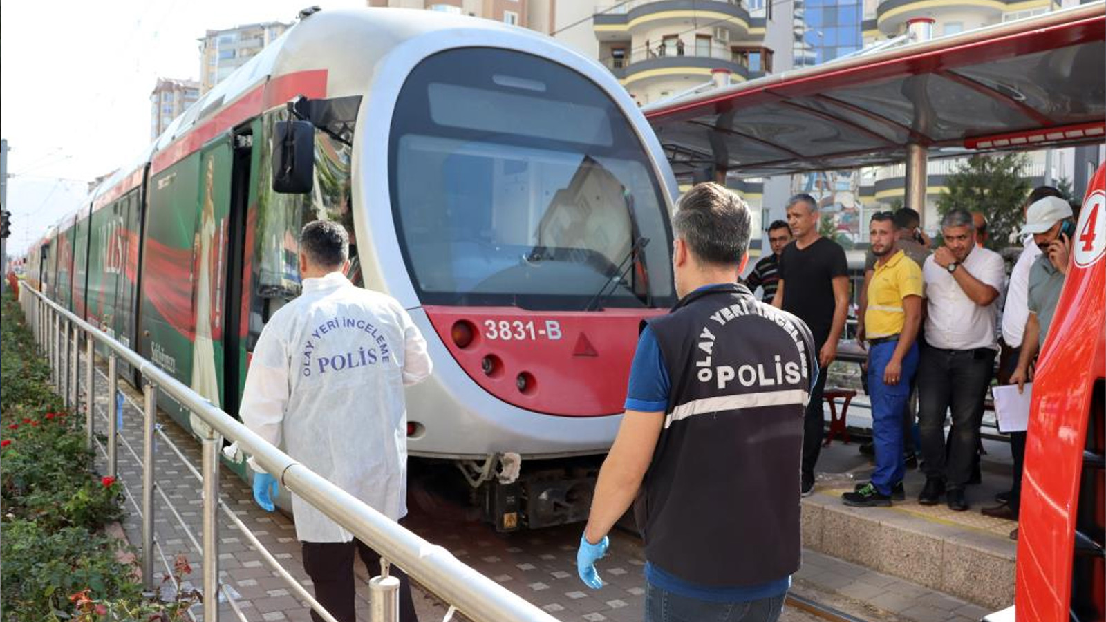 Tramvay yoluna düşen çocuğun trajik ölümü