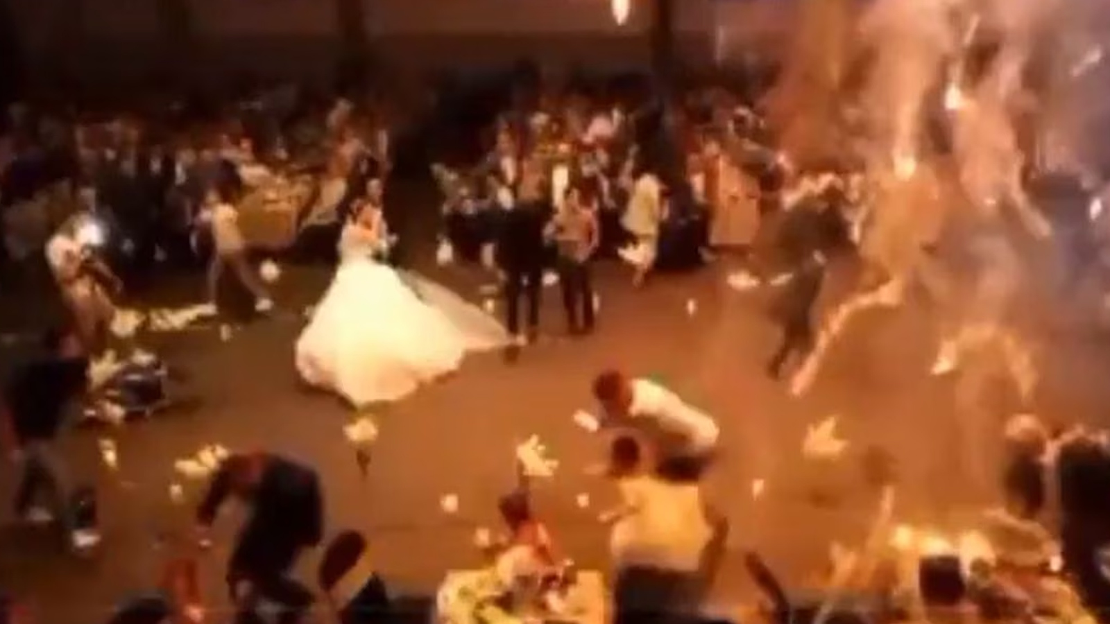 Irak'ta düğün faciası: Çok sayıda ölü ve yaralı var