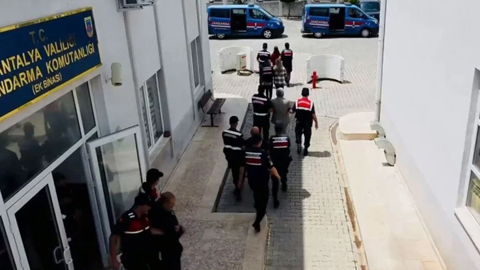 Şahinler suç örgütüne operasyon: Onlarca kişi gözaltında