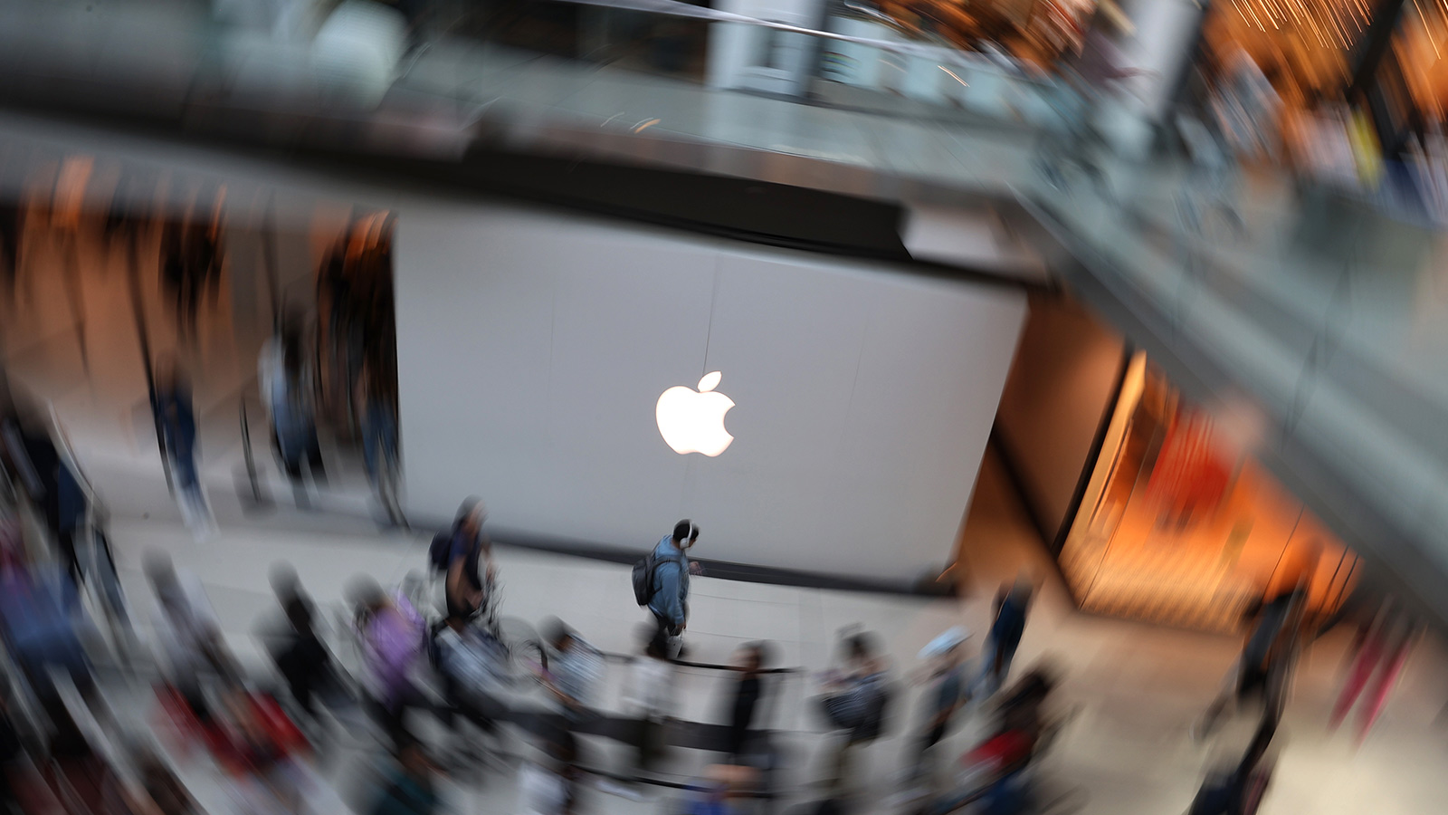 Ankara'da iPhone 15 kuyruğu, geceden sıraya girdiler... En ucuzu 50 bin TL!