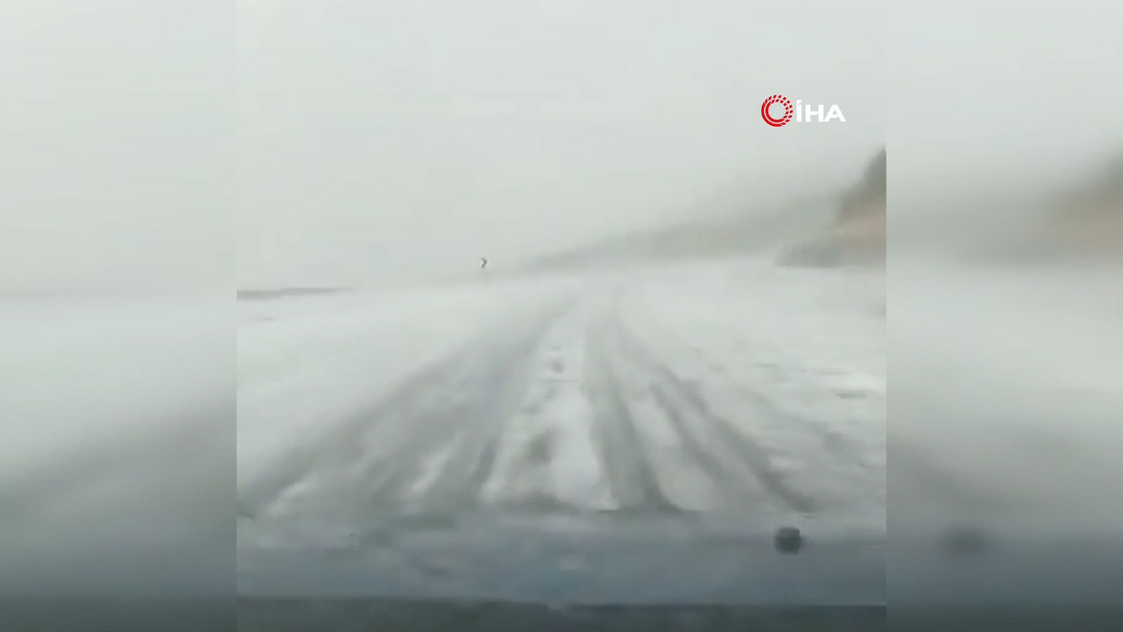 Şaşırtan görüntü! Aniden bastırdı yollar beyaza büründü...