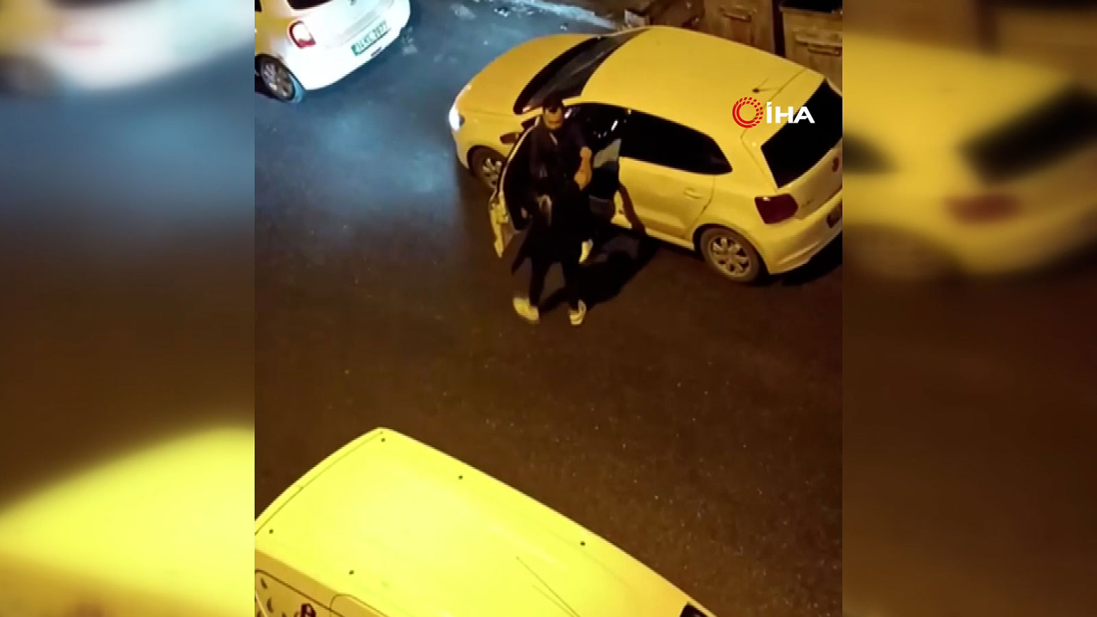 Sinirlerine hakim olamayan kadın dehşet saçtı: Erkek arkadaşını sokak ortasında tokatladı