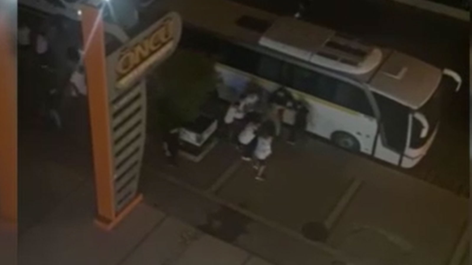 İki grup arasındaki kavga çatışmaya dönüştü: 2 kişi yaralandı