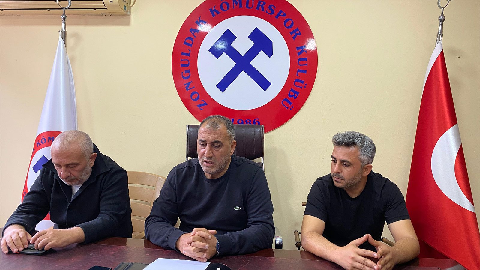 Zonguldak Kömürspor'dan "Soyunma odasına silahlı baskın" açıklaması