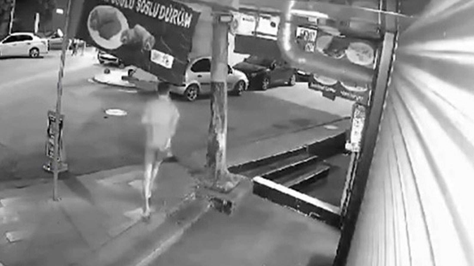 Kaçak göçmen operasyonu! Kıyafetlerini giyemeden camdan atladılar