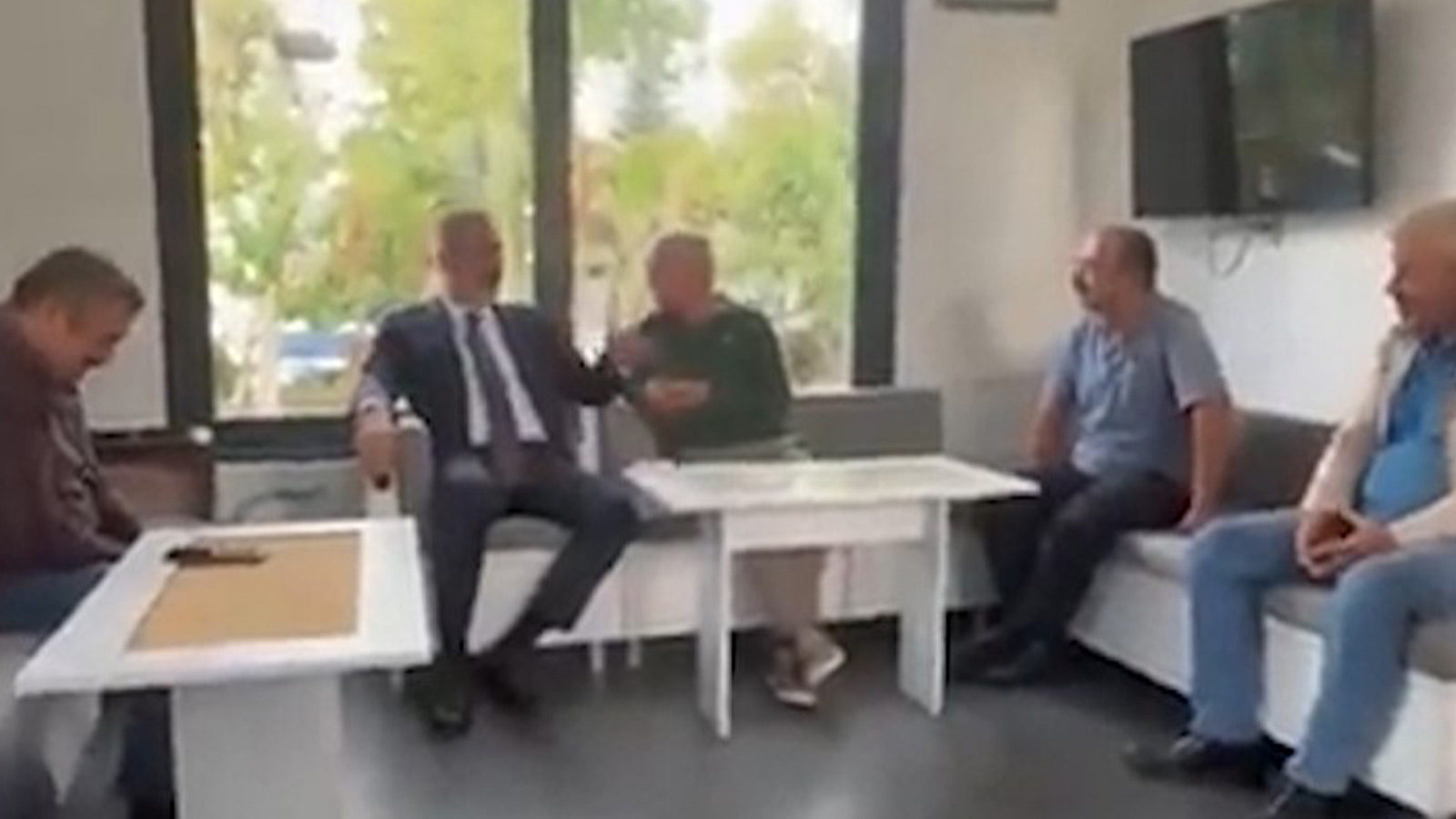 Fidan, Balgat’ta bakanlığa komşu taksi durağını ziyaret etti