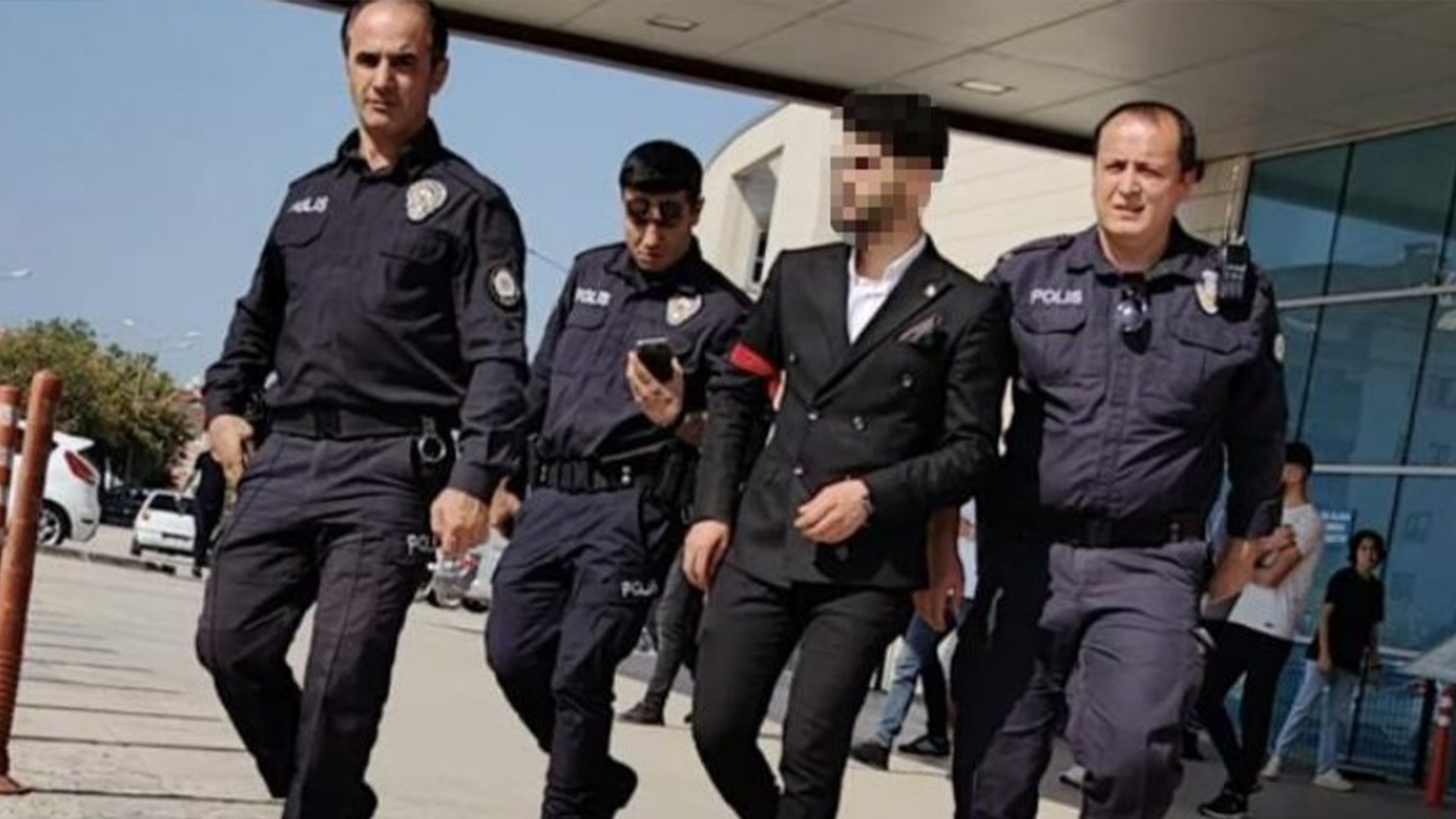 Düğünde havaya ateş açan maganda yakalandı