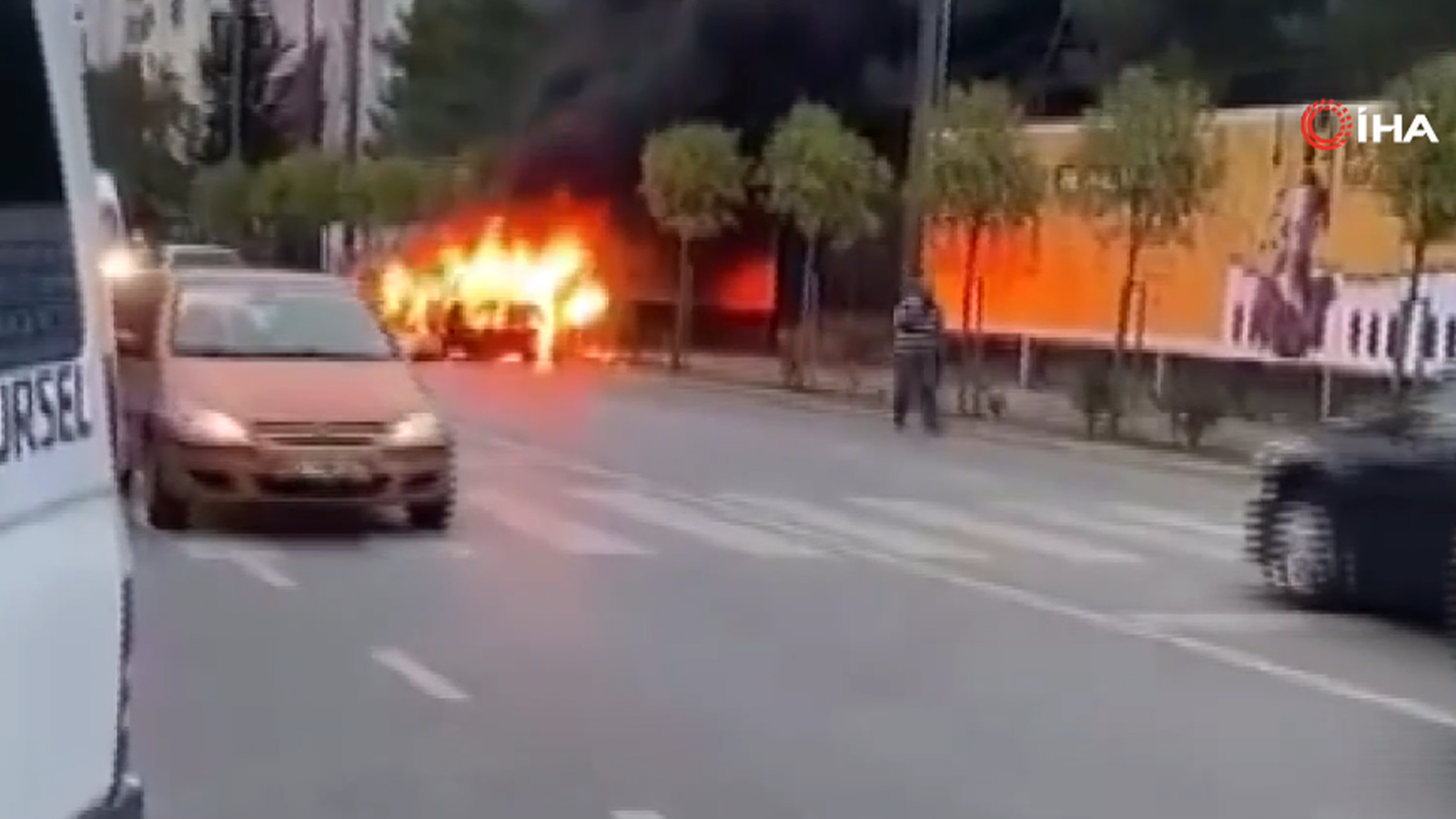 Ataşehir'de otomobil alev topuna döndü!