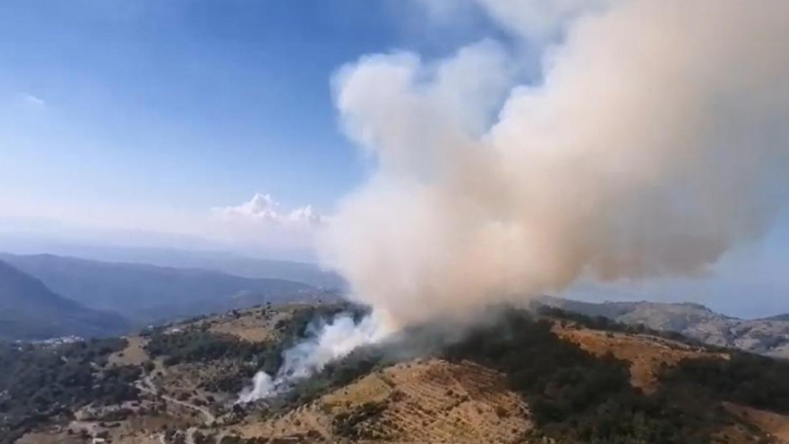 İzmir'de yangın! Havadan ve karadan müdahale edildi