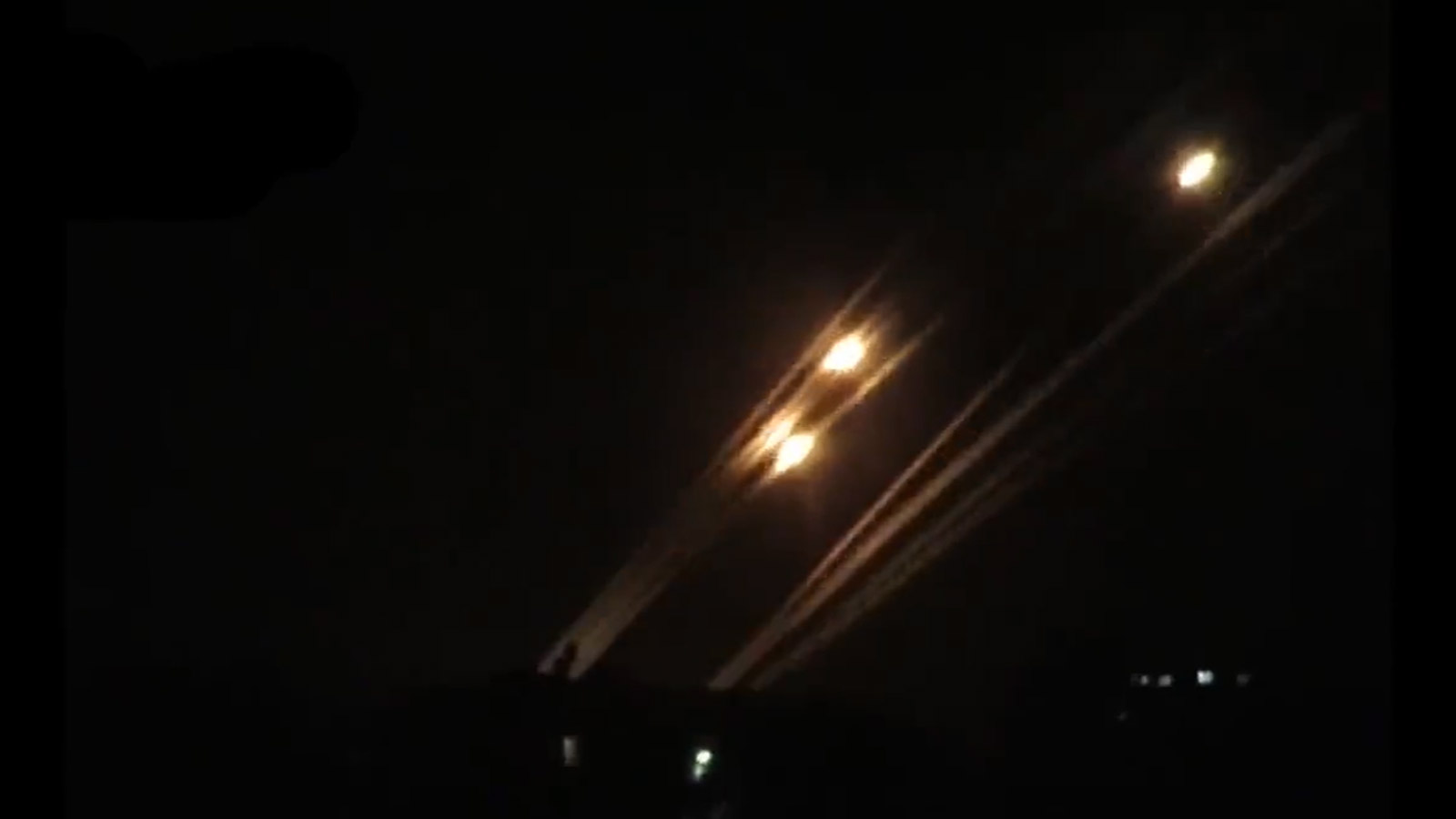 Hamas hastane katliamının ardından İsrail'e yoğun bombardıman başlattı: İşte o görüntüler