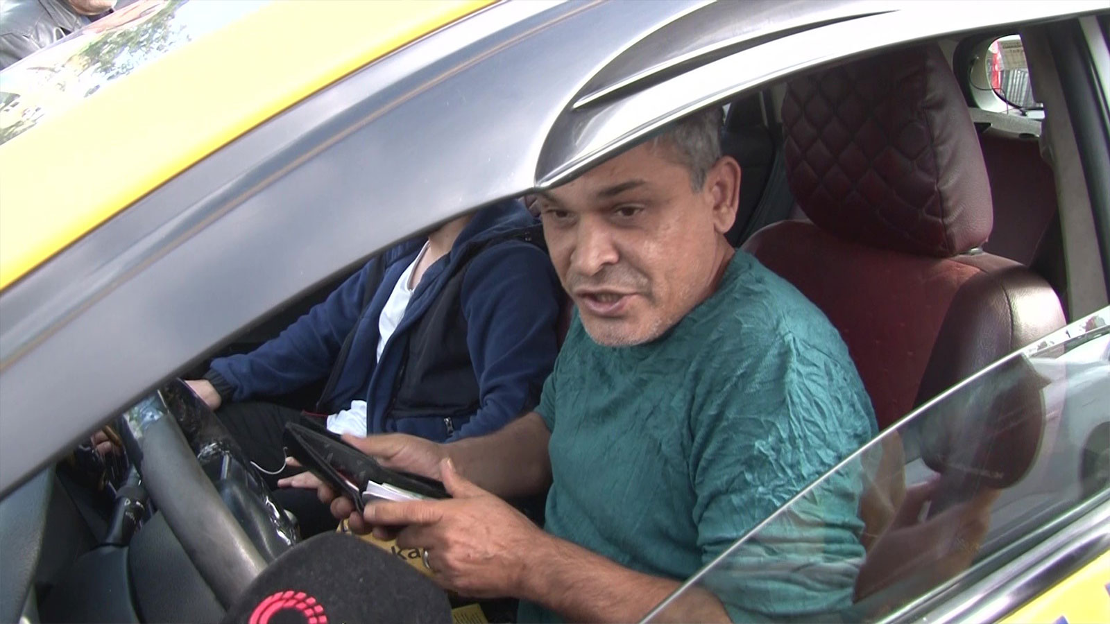 Taksici ceza kesildi diye polise hakaret etti: Haram zıkkım olsun