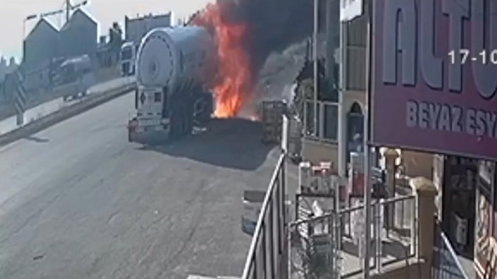 LPG'li araçtaki yangın korkuttu!