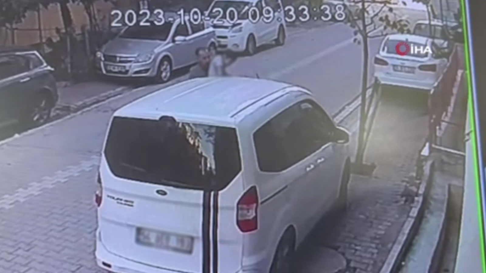 Esenyurt'ta korku dolu anlar! 5. kattan düştü