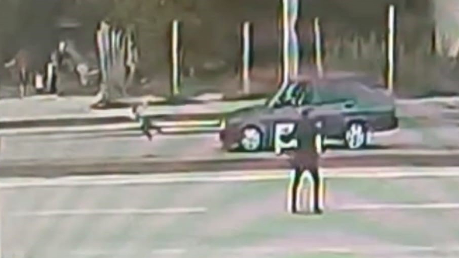 Bursa'da kan donduran kaza! 2 yaşındaki çocuğa araba çarptı, o anlar kamerada