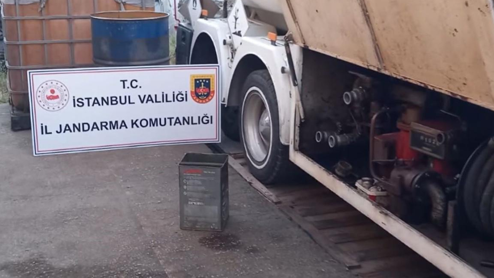 İstanbul'da 5 bin litre kaçak akaryakıt ele geçirildi