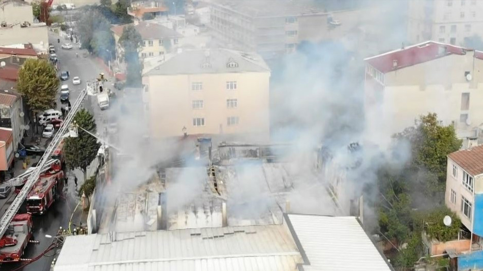 İstanbul'da kimyasal madde deposunda yangın!