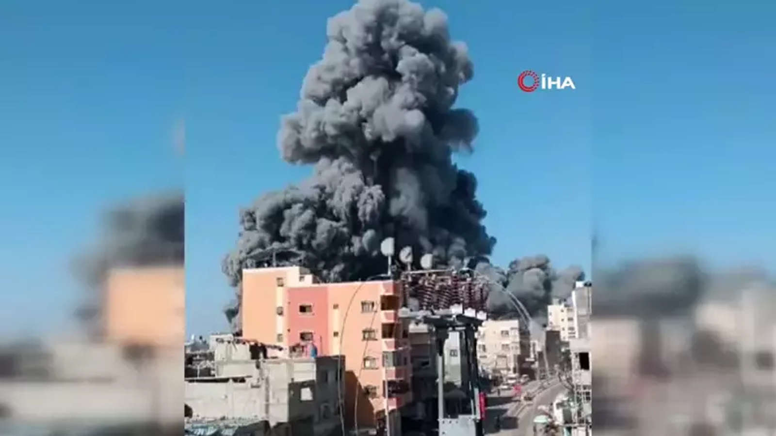 İsrail'in Gazze’de BM okulunun yakınını vurduğu anlar kamerada