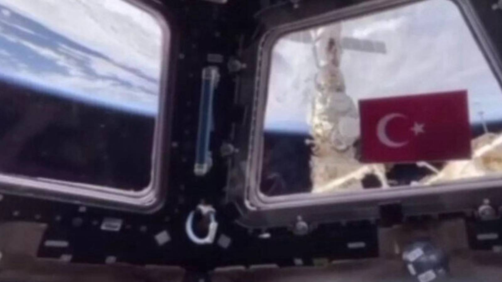 Uzaydan Cumhuriyet’in 100. yılına özel tebrik!