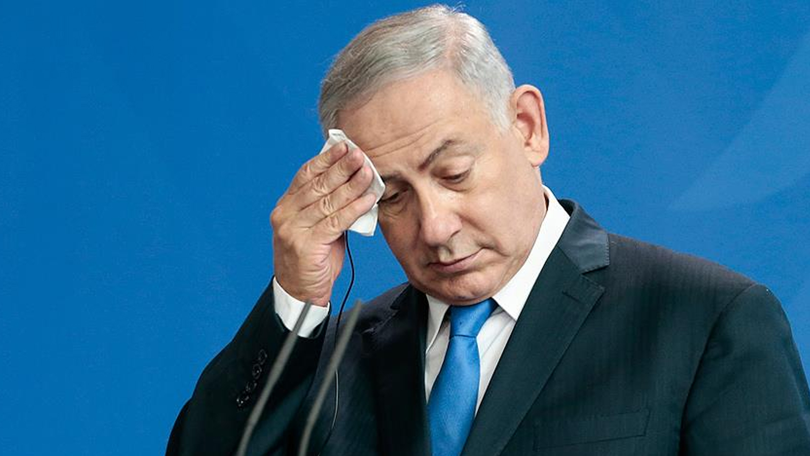 Netanyahu evinin önünde protesto edildi: 'Ne zaman gelsen ölüm getiriyorsun'