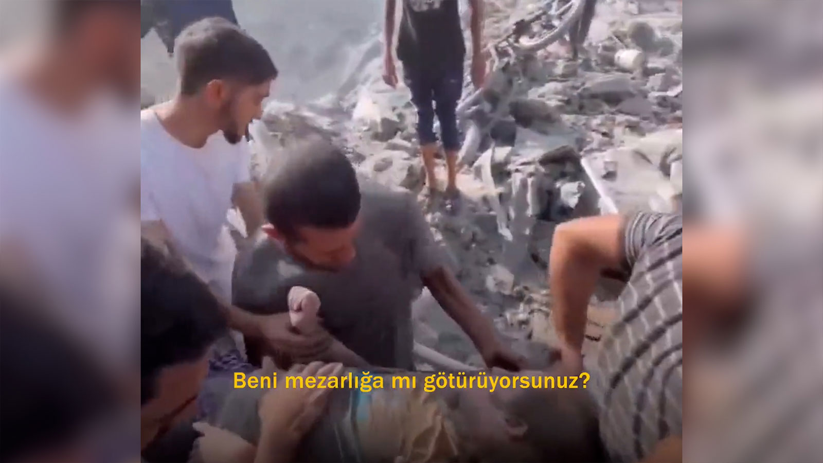 Gazzeli kızın sözleri yürek burktu: Beni mezarlığa mı götürüyorsunuz?