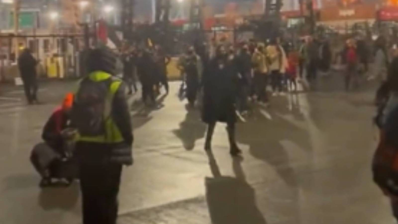 ABD'li aktivistlerden 'İsrail'e yardıma pankartlı protesto
