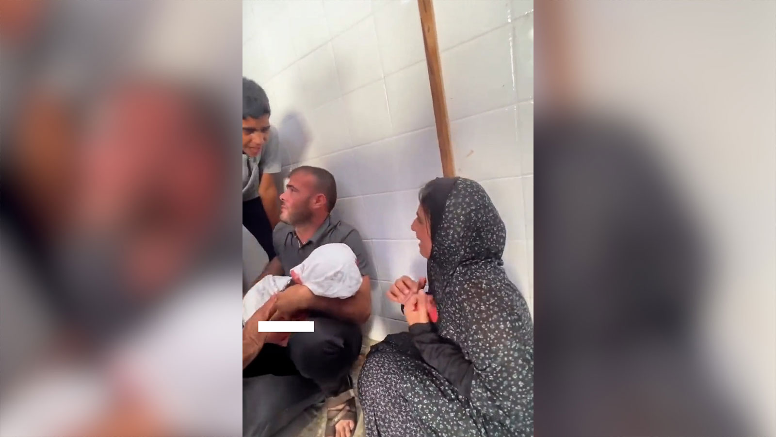 Bir annenin en acı günü! Ölen kızının kanlı tokasını bir an olsun elinden bırakmadı