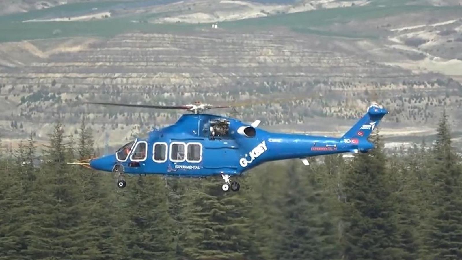 TUSAŞ 'bulutların üzerinden' videoyla duyurdu: GÖKBEY helikopteri iki testi daha geçti